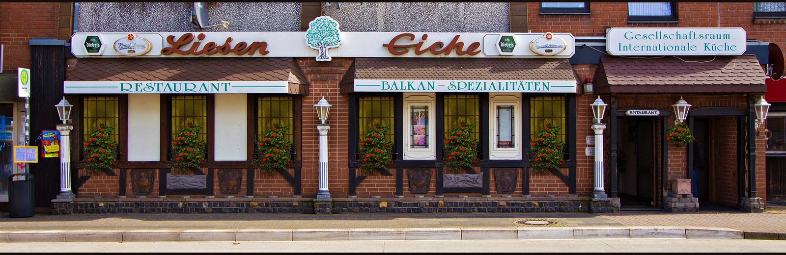 Außenansicht der Liesen Eiche an der Römerstr. 412 in Moers-Asberg